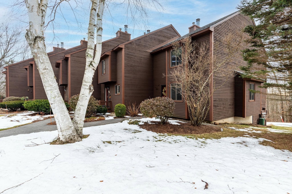 66 Thornhill Rd, Stratham, NH 03885 - photo 1