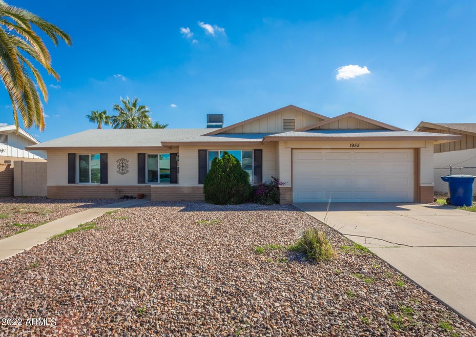 4 BED 2 BATH W/ POOL in TEMPE!