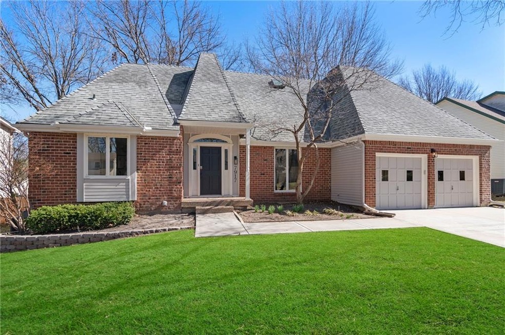 7917 Alden St, Lenexa, KS 66215 - photo 1