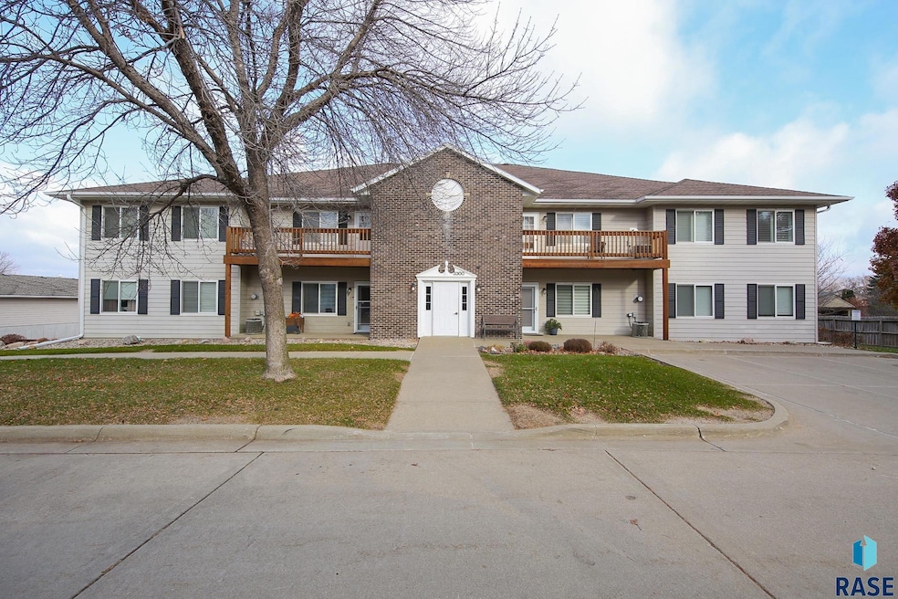 3300 3500 W unit 201, Sioux Falls, SD 57108 - photo 1