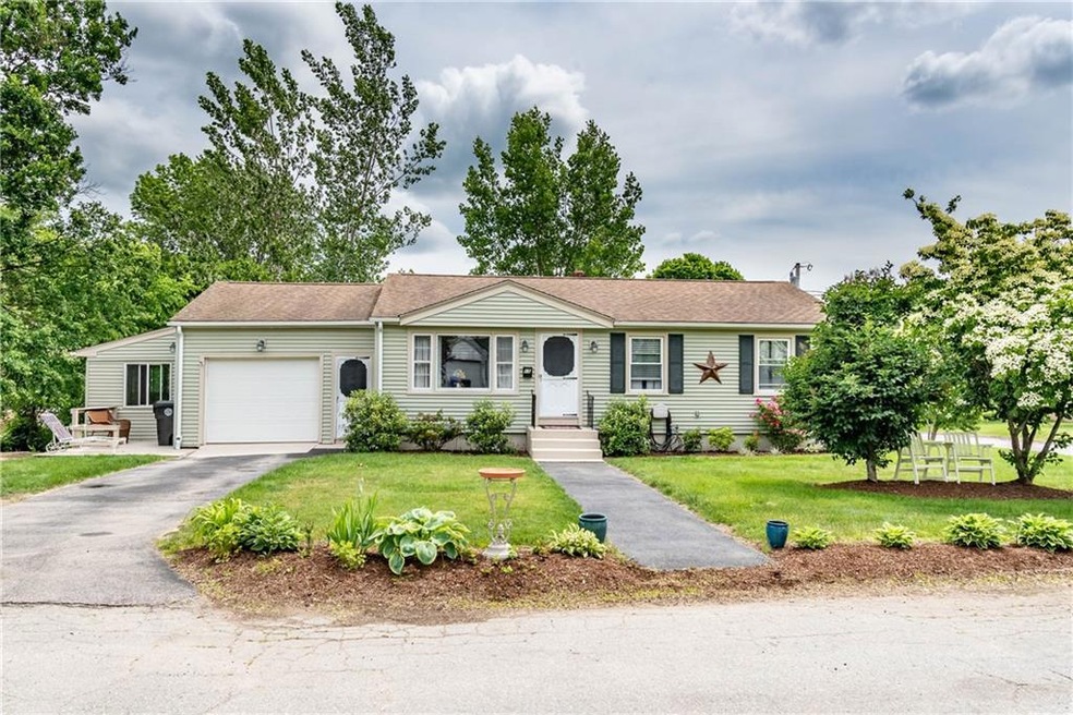 15 Leeder St, West Warwick, RI 02893 - photo 1