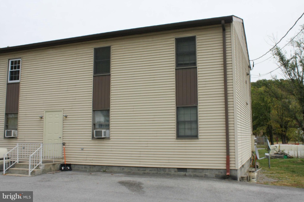 222 N Washington St unit 8, Berkeley Springs, WV 25411 - photo 1
