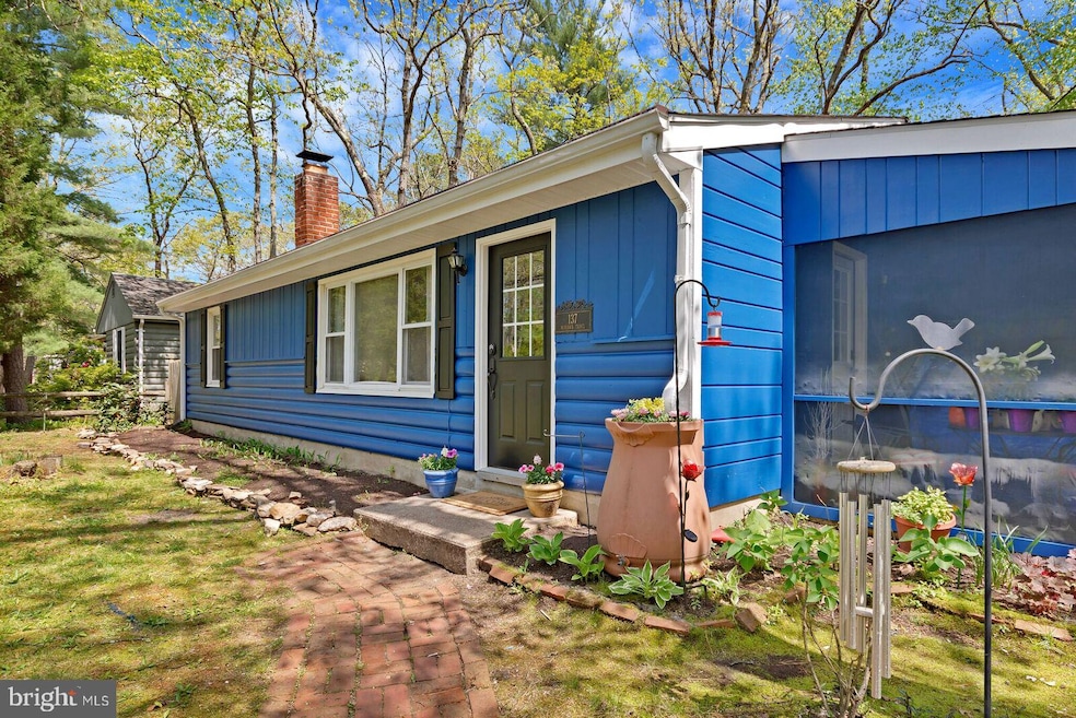 137 Mohawk Trail, Medford, NJ 08055 - photo 1