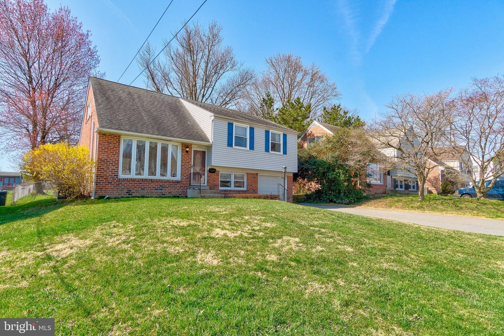 4504 Chandler Dr, Brookhaven, PA 19015 - photo 1