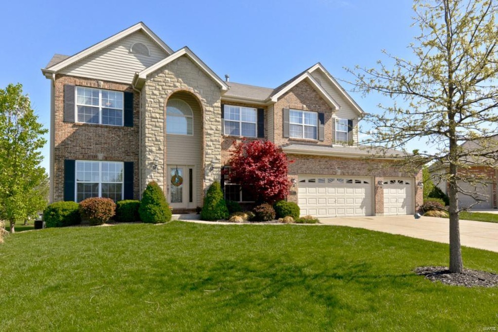 Fantasic home on cul de sac lot.  Close to everyth