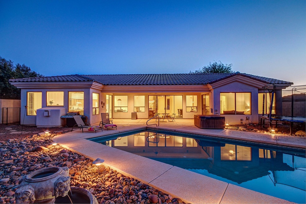 Gorgeous pool!