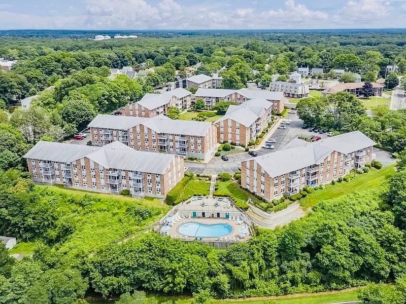 25 Bullocks Point Ave unit 1B, Riverside, RI 02915 - photo 1