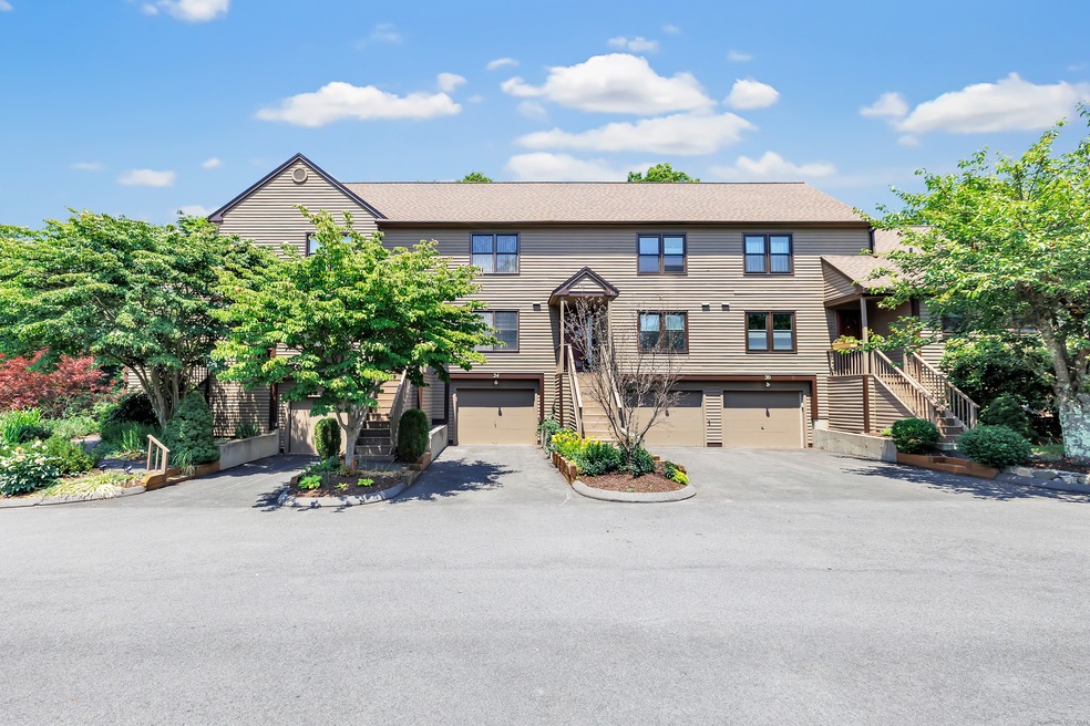 24 Cascade Cir, Monroe, CT 06468 - photo 1