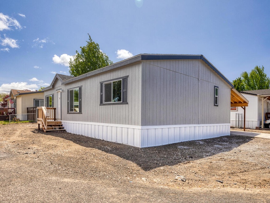 4647 Winter Ave unit SPC 81, Klamath Falls, OR 97603 - photo 1