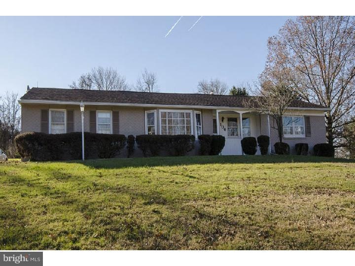 106 Cambridge Dr, Glen Mills, PA 19342 - photo 1