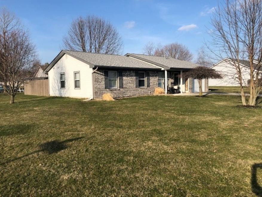 423 Lamar St, Bluffton, IN 46714 - photo 1