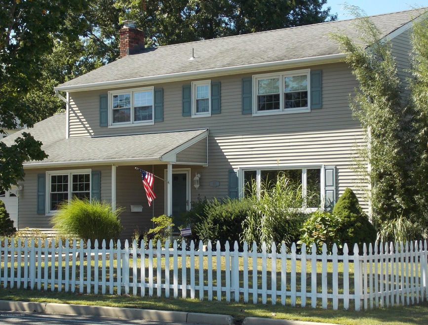 Great Colonial Home in Oceanport