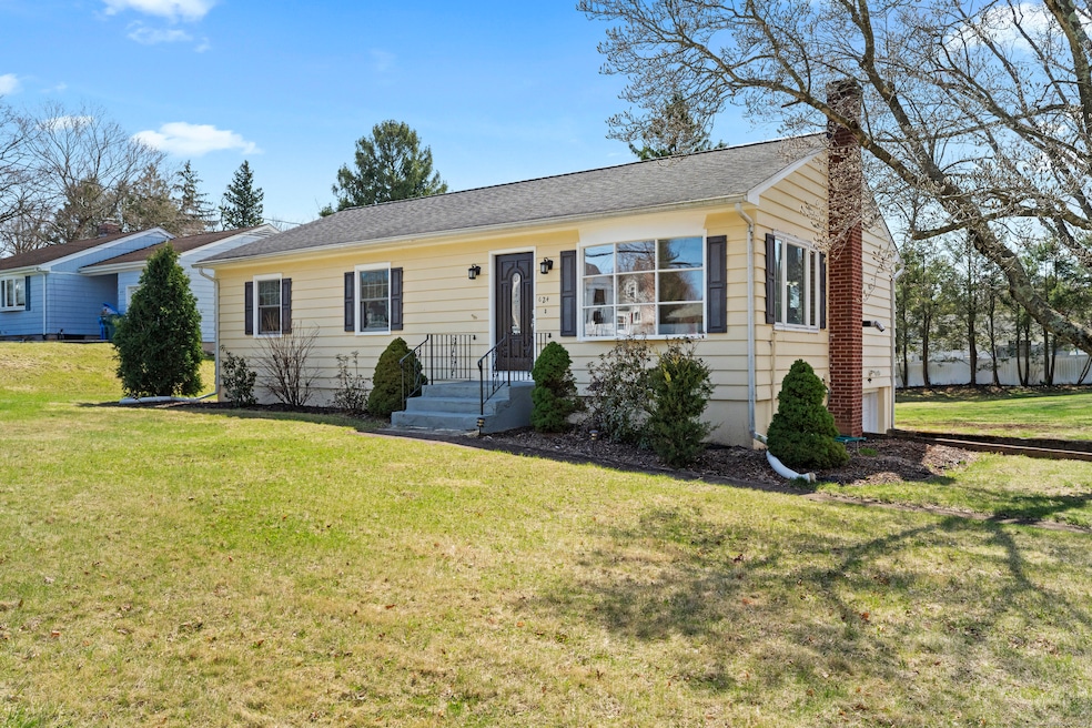 624 Benham St, Welcome Home!