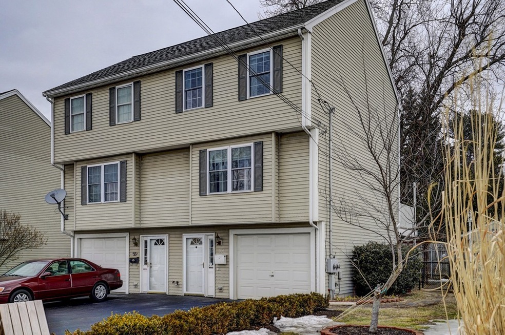 55 Lupine Rd unit B, Lowell, MA 01850 - photo 1