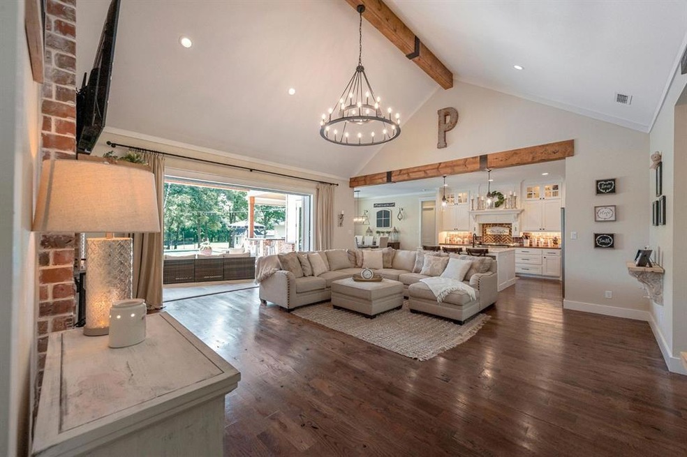 425 Sandpiper Dr, Weatherford, TX 76088 - photo 1