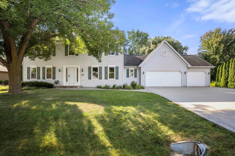 W2983 Farmstead Dr, Appleton, WI 54915 - photo 1