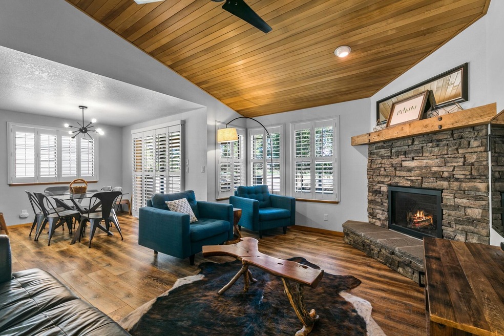 17826 W Core Rd, Sunriver, OR 97707 - photo 1