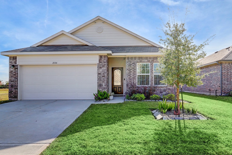 2184 Colonial St, Alvin, TX 77511 - photo 1