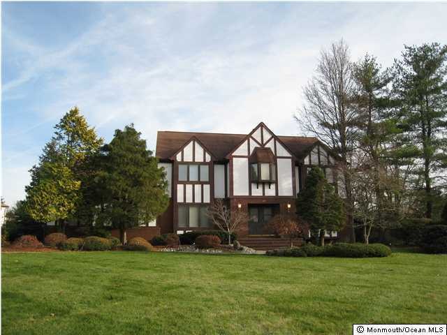 25 Country Squire Ln, Holmdel, NJ 07733 - photo 1