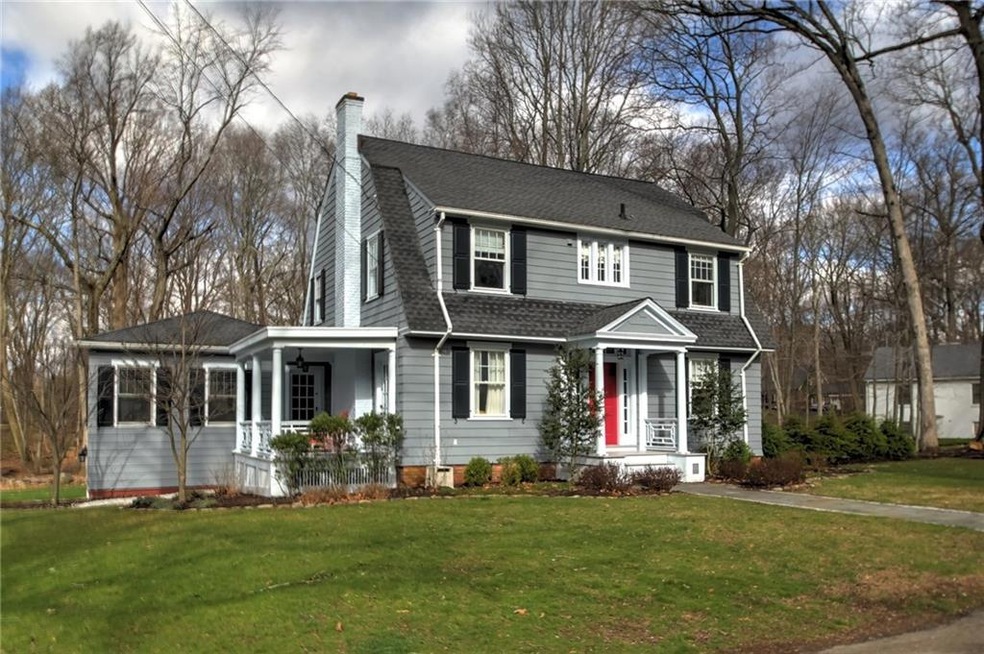 828 Oakwood Rd, Orange, CT 06477 - photo 1