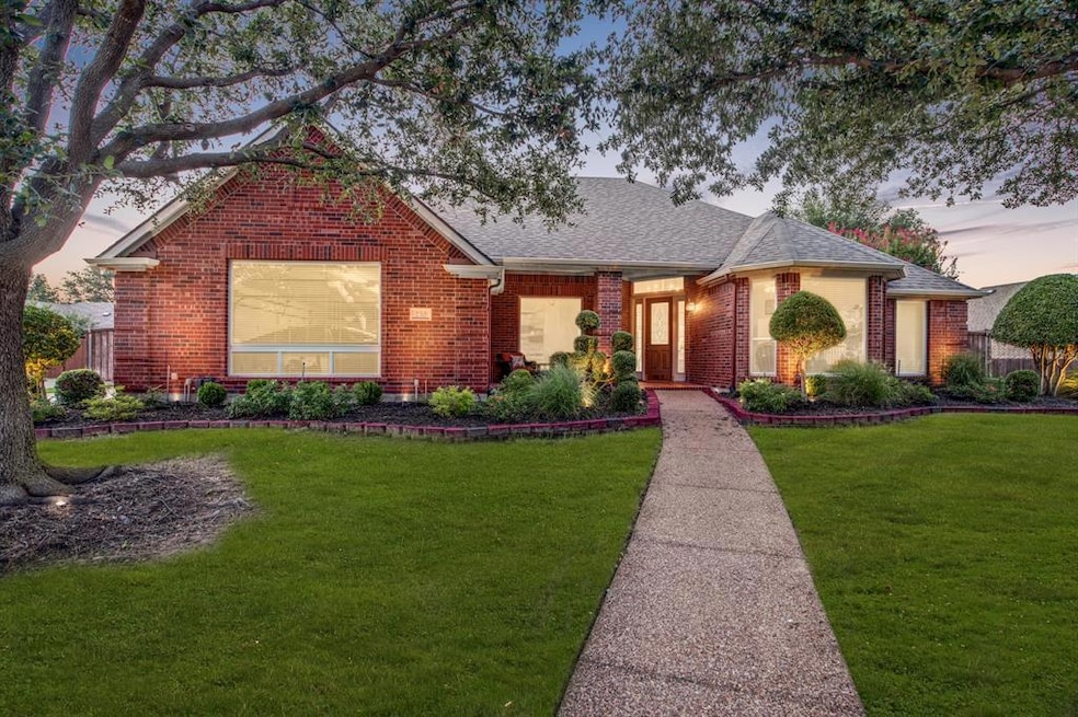 230 Chesapeake Ln, Southlake, TX 76092 - photo 1