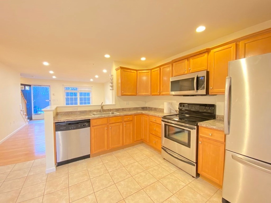 38 Boxberry Ln, Rockland, MA 02370 - photo 1