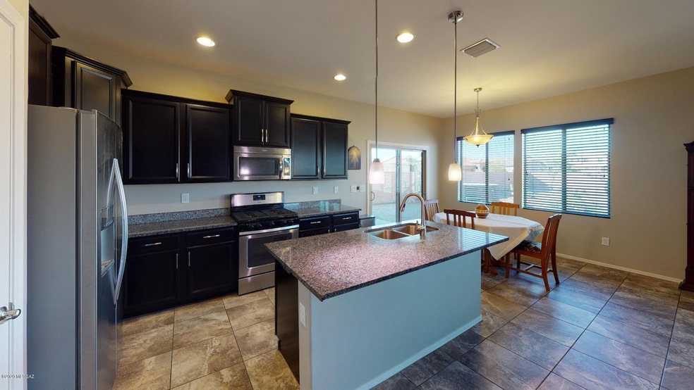 1095-E-Lumber-Jack-Trail-Kitchen
