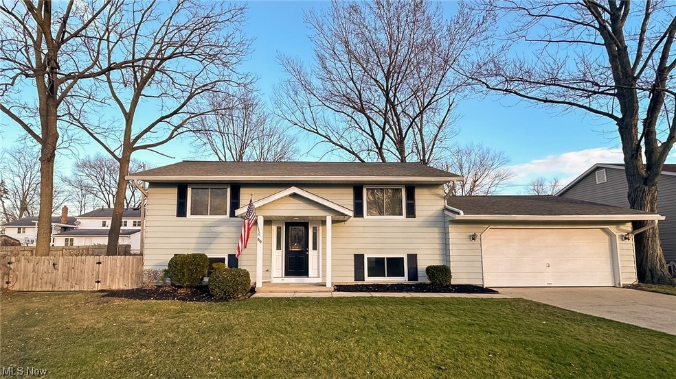 619 Pasadena Ave, Sheffield Lake, OH 44054 - photo 1