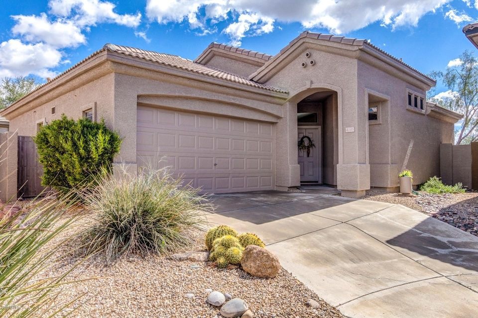 Two car garage in Tatum Ranch.