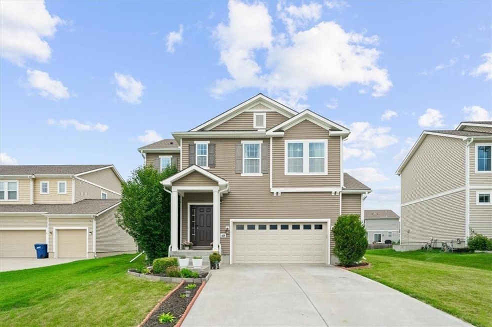 1420 SW Cornwall Rd, Raymore, MO 64083 - photo 1