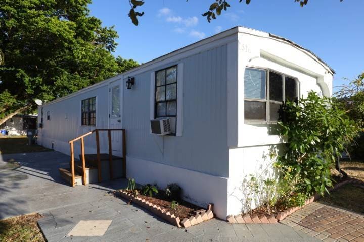 1516 NW 23rd St unit 616, Boynton Beach, FL 33436 - photo 1