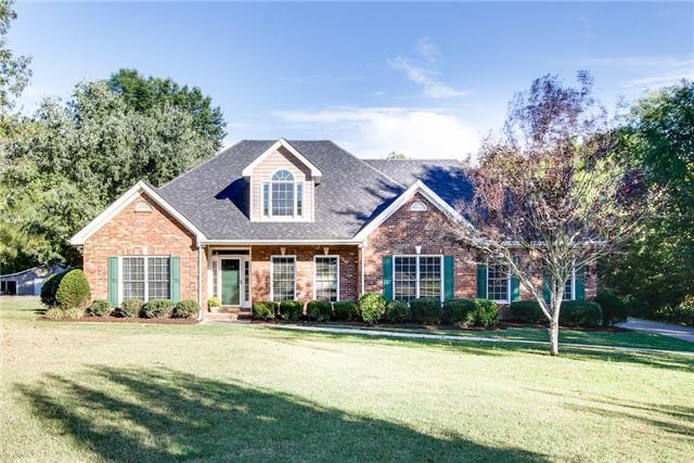 Welcome Home!  Beautiful Custom Built Home by Bobb