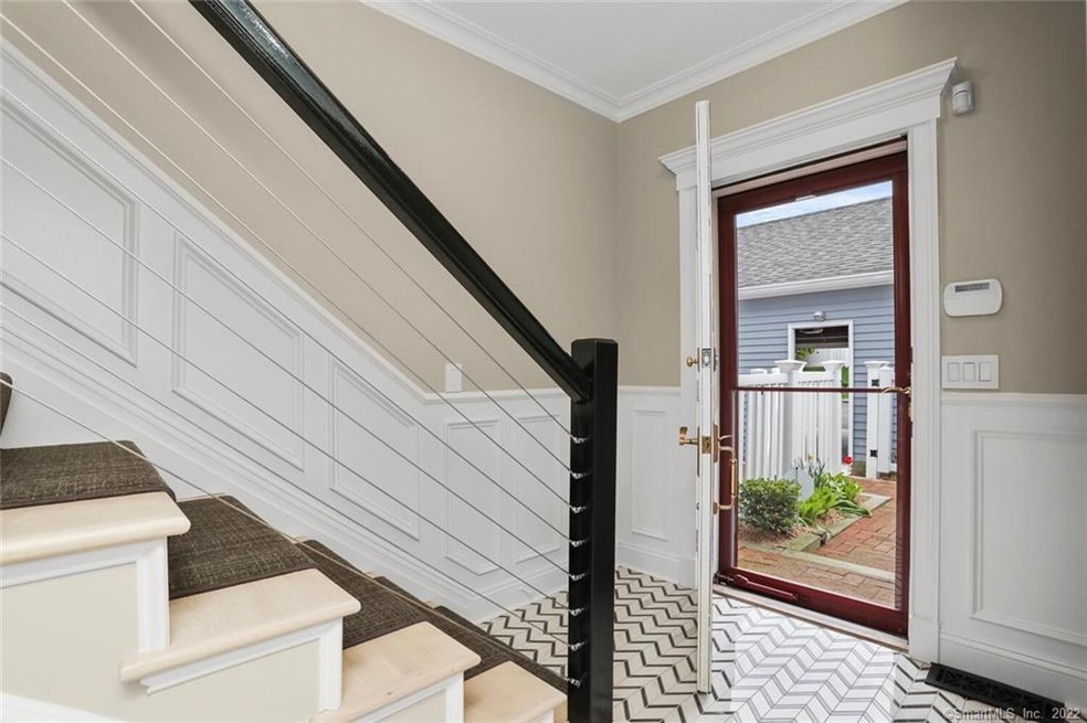 20 Edgewater Commons Ln unit 20, Westport, CT 06880 - photo 1