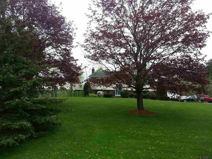 527 Randall Rd, Ballston Spa, NY 12020 - photo 1