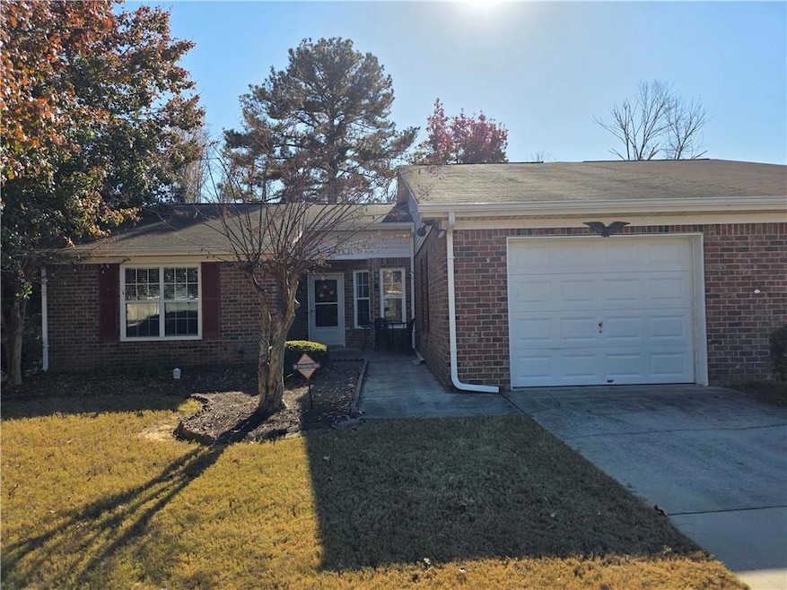 235 Monmouth Dr, Fayetteville, GA 30214 - photo 1