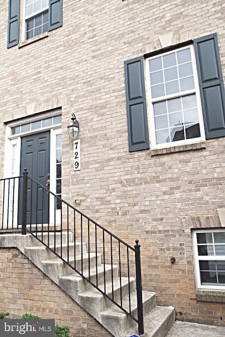 729 Raven Ave, Gaithersburg, MD 20877 - photo 1