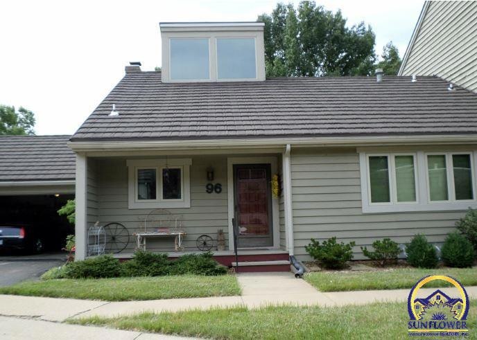 96 SW Pepper Tree Ln, Topeka, KS 66611 - photo 1