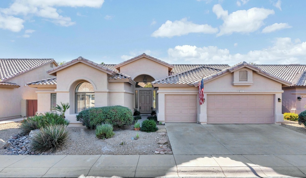 Welcome to 1253 E Friess Dr
