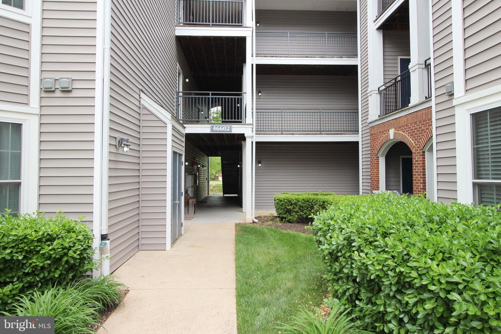 46602 Ellicott Square unit 103, Sterling, VA 20165 - photo 1