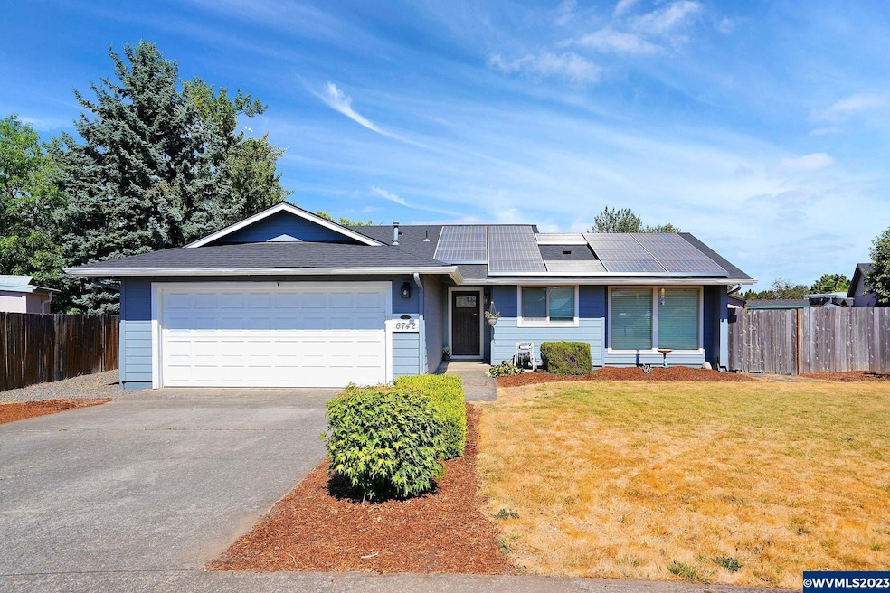 6742 Amy Ln NE, Keizer, OR 97303 - photo 1