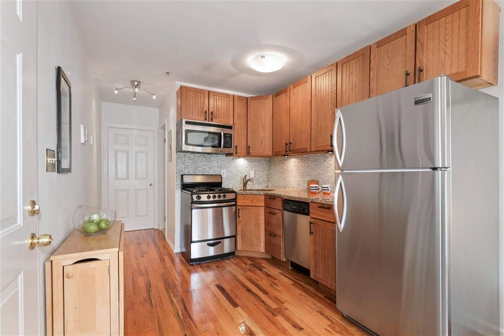 134 Morris St unit 3R, Jersey City, NJ 07302 - photo 1