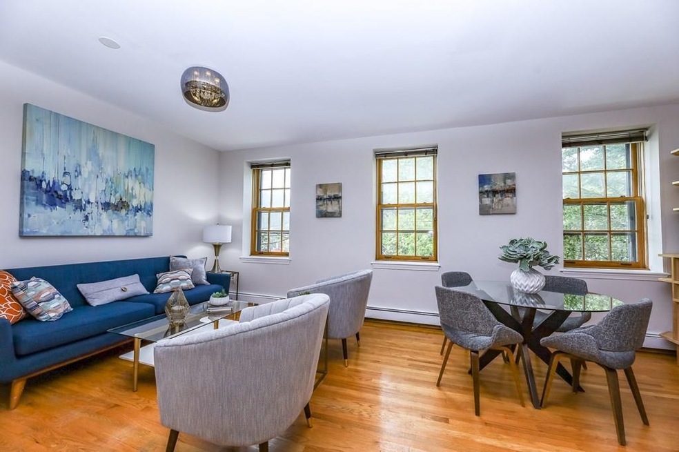 165 Winnisimmet St unit 2b, Chelsea, MA 02150 - photo 1