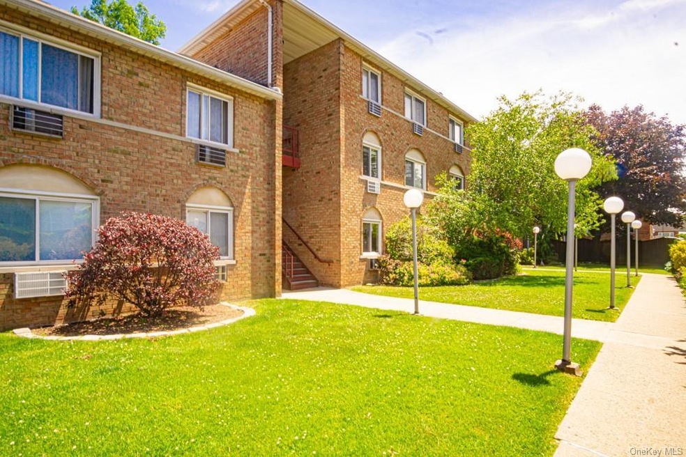 1530 Bayview Ave unit B2, Bronx, NY 10465 - photo 1