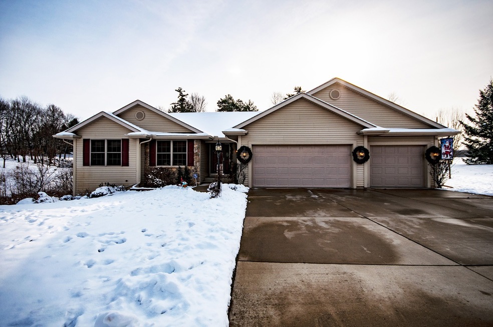 33980 Prairie Edge Dr, New Carlisle, IN 46552 - photo 1