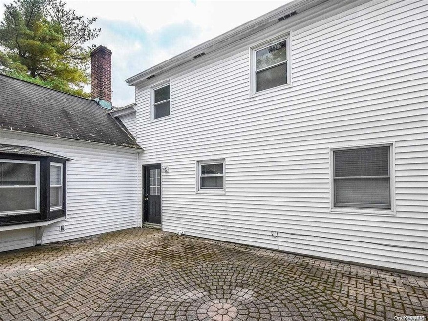 528 Glen Cove Rd, Glen Head, NY 11545 - photo 1