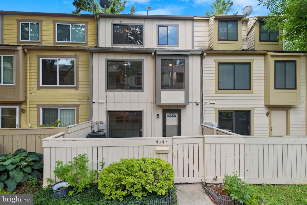 9391 Chadburn Place, Montgomery Village, MD 20886 - photo 1