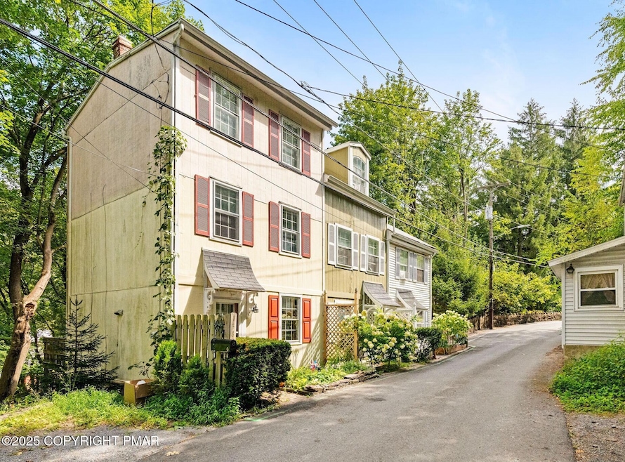 Sold $400,000 • Co-Listing Agent