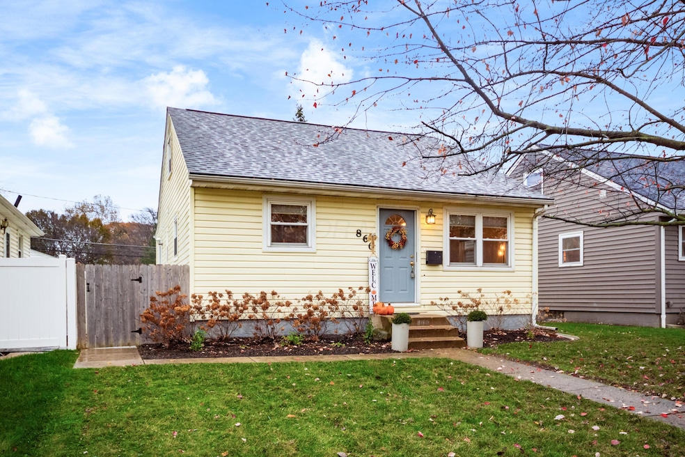 860 Palmer Rd, Columbus, OH 43212 - photo 1