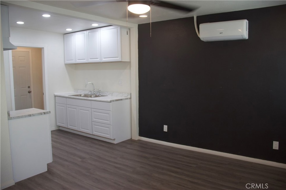 372 E 55th St unit 1/4, Los Angeles, CA 90011 - photo 1