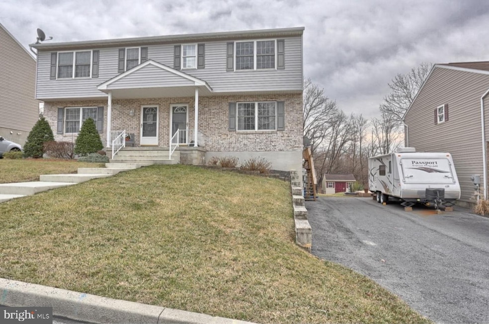 21 Quinter Ln, Temple, PA 19560 - photo 1